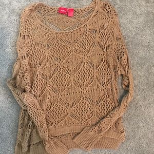 Long Sleeve Sweater in Size Small